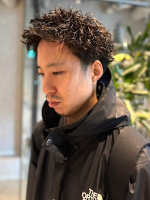 ツイストスパイラルパーマ　束感　アップバング　強めパーマ