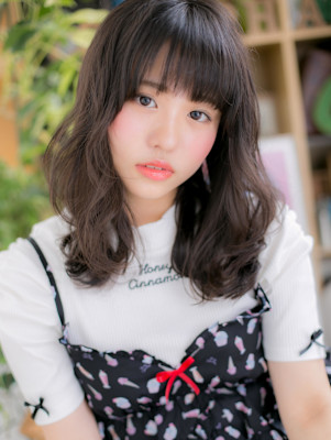 くせ毛風☆黒髪ダークアッシュ無造作ウェーブ　韓国風巻き