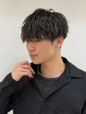 メンズカジュアル　マッシュ　黒髪