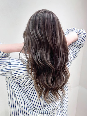 毛先まで筋感が出るハイライトカラー【北條】