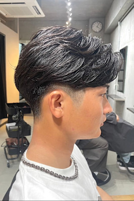 ニュアンスパーマ　センターパート　韓国ヘア　ビジネスヘア