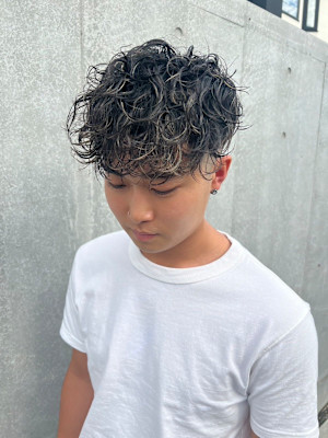 波巻き ツイストスパイラルパーマ メッシュ スペインカール