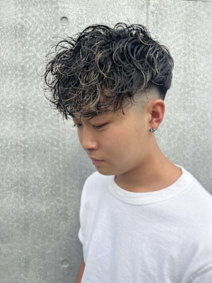 波巻き ツイストスパイラルパーマ メッシュ スペインカール