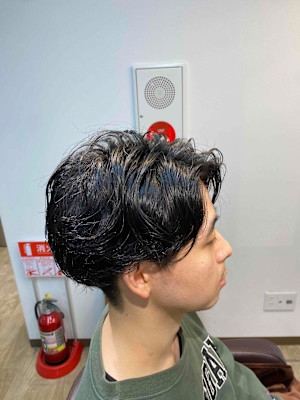 センターパート　ナチュラルパーマ