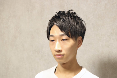ツーブロックショートスタイル