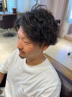 メンズのツイストスパイラルパーマ