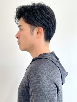 ビジネススタイル　ツーブロック　アップバング　刈り上げ