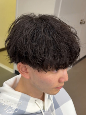 刈り上げマッシュ　緩め波巻きスパイラルパーマ