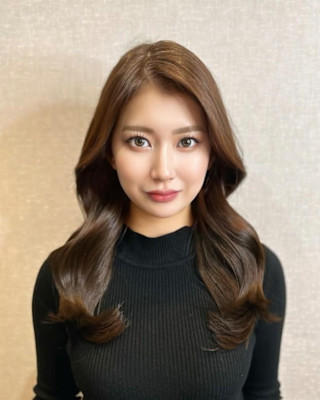 小顔フロントレイヤーワンレン×ブラウンベージュカラー