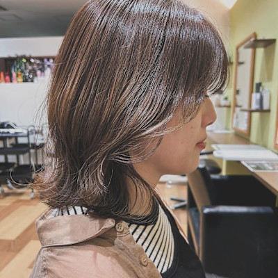 《HELLO'S 栄町店》 ミディアム