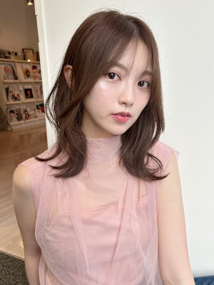 韓国風/ミディアム/顔周りカット/くびれヘア/透明感カラー