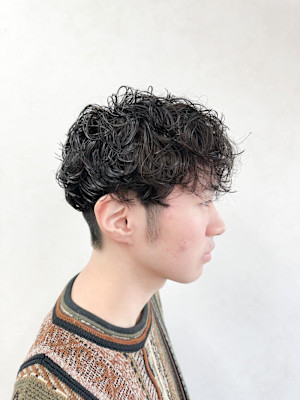 【メンズ パーマ ビジネス カジュアル oggiotto】