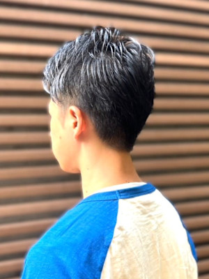 ビジネスフレンチカジュアルかきあげバングツーブロックショート