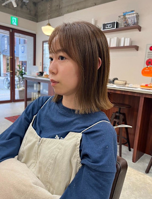【Look at】切りっぱなし外はねボブ