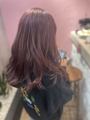 ピンクベージュ