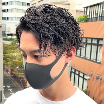 かき上げヘアオールバックツーブロックビジネススパイラルパーマ