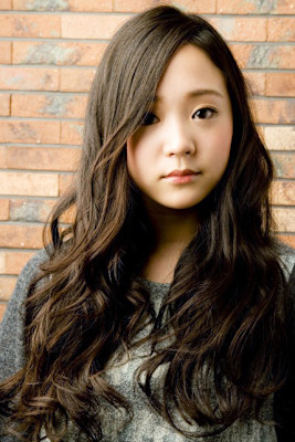 ランダムカールの小顔ロング