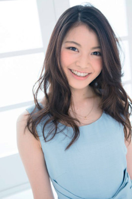 小顔カットのかき上げセミロング