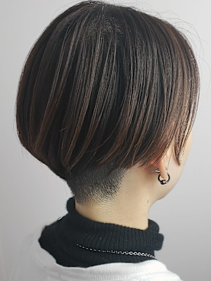 ハンサム刈り上げショートボブ