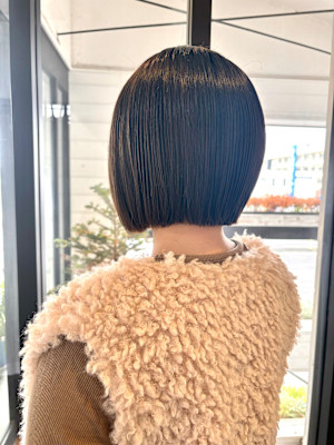 透明感グレージュ×ミニボブ