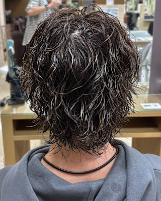 サーフカール　スパイラルパーマ　緩めパーマ　ウルフ　