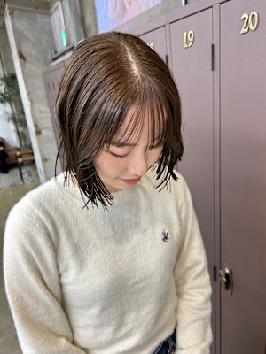 ブリーチなしのオリーブベージュ