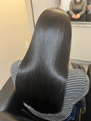 オリーブグレージュ