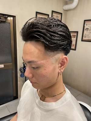【20代 男性】スキンフェードオールバック（大宮/バーバー）