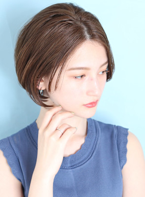 40代50代小顔黒髪ネビージュボブルフワンレン前髪なしショー