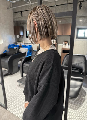 ★ショートスクエアボブに映えるハイライト★