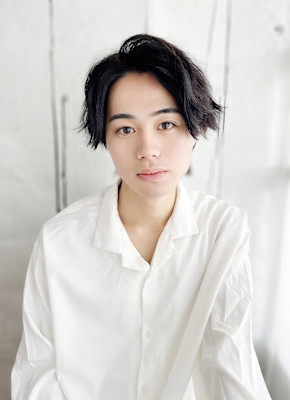 20代30代40代 外ハネワイルドアップバング