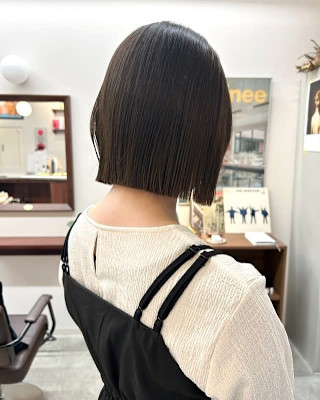 【Look at】切りっぱなしボブオリーブベージュ