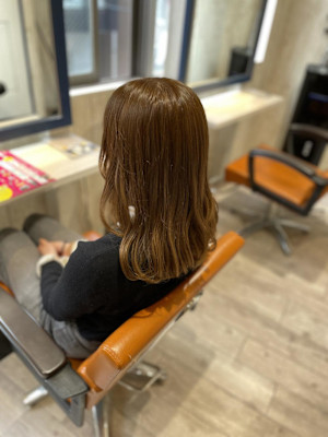 キャラメルベージュ