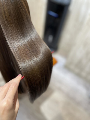 オリーブベージュ