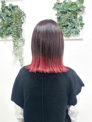 レッド裾カラー