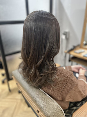 明るめアッシュ系ベージュ