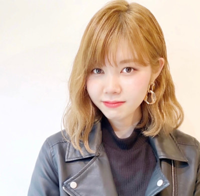 ワンレングス緩ウェーブ×ハニーベージュ