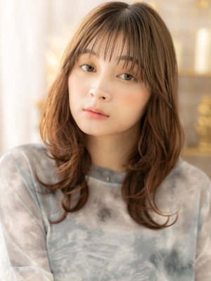 大人ガーリー小顔くびれカールレイヤーカット　韓国風巻き