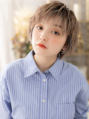 フレンチカジュアルくせ毛風マッシュパーマ　ホワイトブロンド