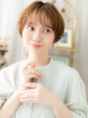 小顔ゆるふわ外国人風くせ毛マッシュパーマ　細めハイライト