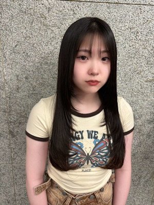 韓国アイドル風艶髪レイヤーカット