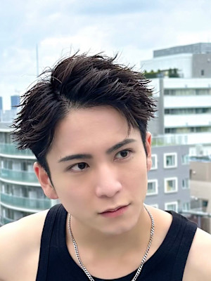 フェザーショートアップバング短髪ツーブロック