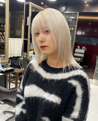 ホワイトカラー/無彩色カラー/池袋/池袋東口