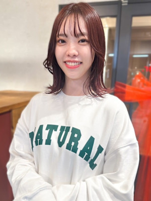 シースルーバング　くびれ巻き　ピンクベージュ　外ハネミディ