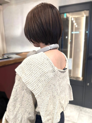 ショートボブ　モカブラウンカラー　顔周りカット　20代30代