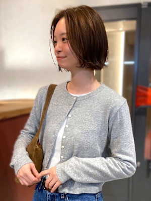 20代30代　センターパート　ミニボブ　マロンベージュカラー
