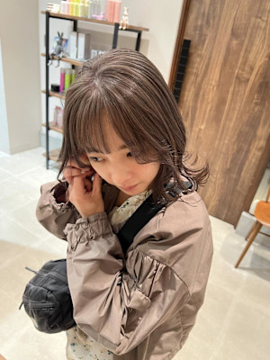 ミルクティーグレージュ