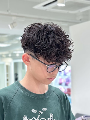 緩めスペインカール外国人風パーマ