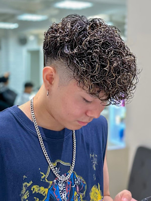 ハイライト強めスペインカールフェード