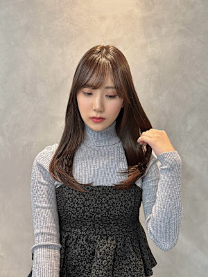 ストレート　艶髪　ナチュラルカラー